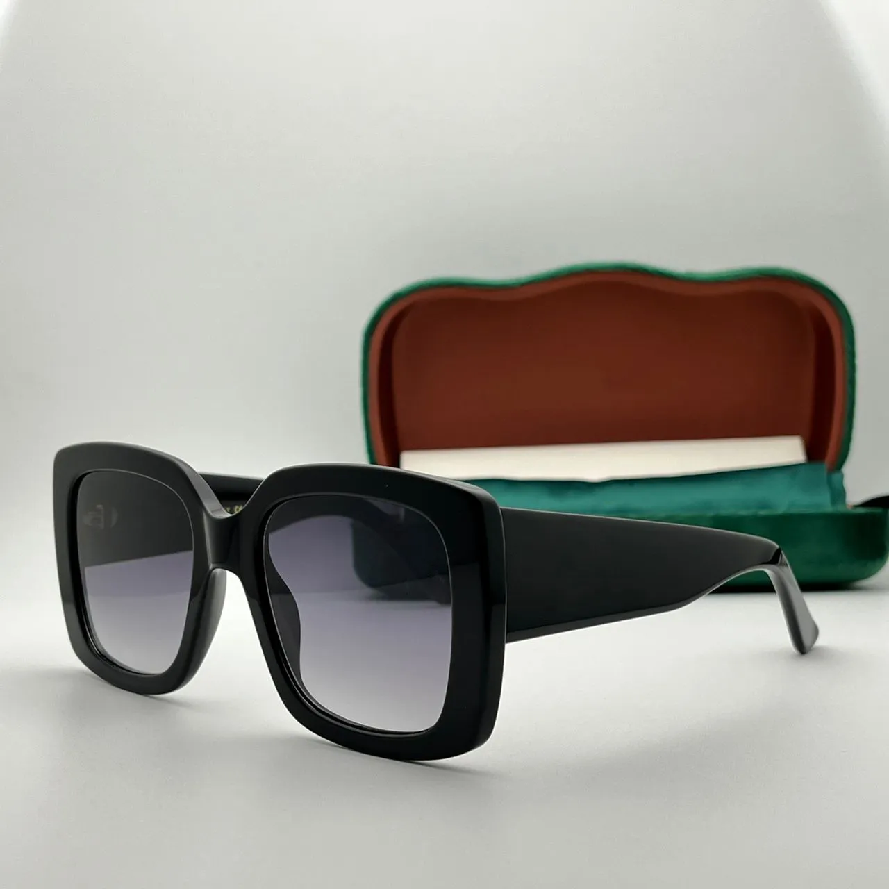 Minimal Rimless Shadow Optic